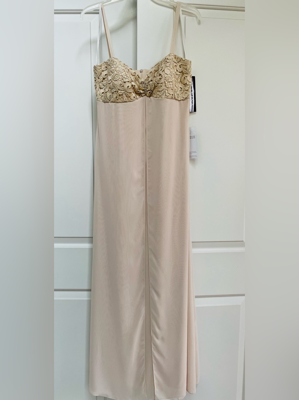 NWT Marina Lace Bodice Evening Gown Champagne Beige Size 8 Homecoming